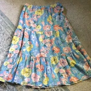 Loft tiered skirt Medium